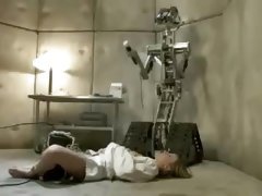 Babe tied from fucking machine gets her pussy to heaven